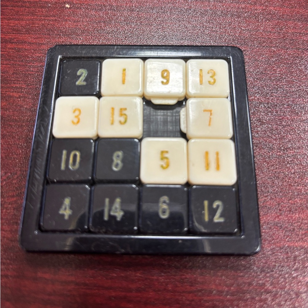 Vintage Lowe’s 15 Puzzle with original case